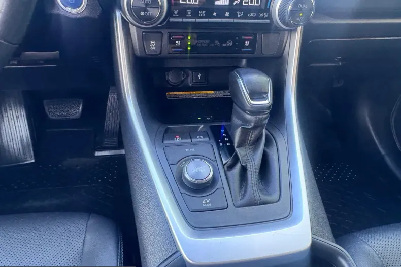 Toyota RAV4 din 2021 cu 82.928 km - oferta TOY264391 - foto 19