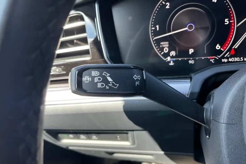 Volkswagen Touareg din 2022 cu 101.931 km - oferta VOL264396 - foto 15