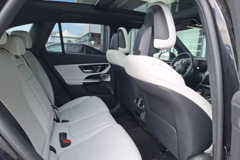 Mercedes-Benz GLC 300 (Clasa GLC) din 2024 cu 40.873 km - oferta MER264426 - foto 14