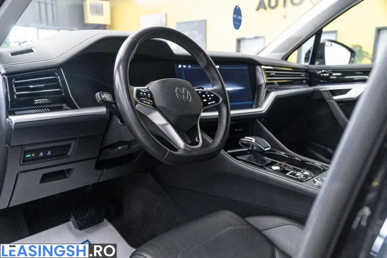 Volkswagen Touareg din 2023 cu 58.000 km - oferta VOL264436 - foto 6