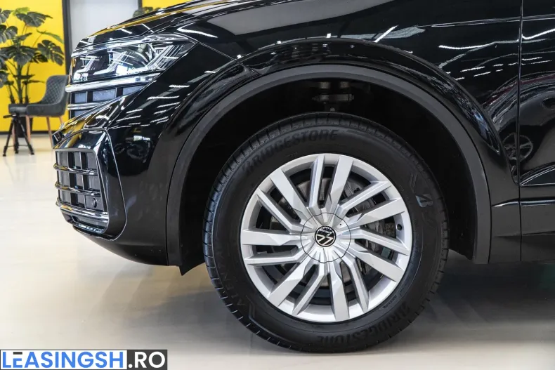Volkswagen Touareg din 2023 cu 58.000 km - oferta VOL264436 - foto 40