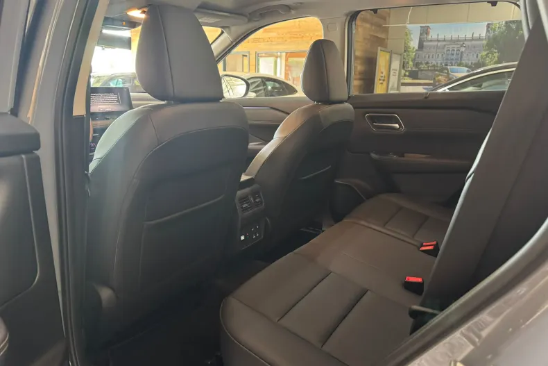 Nissan X-Trail din 2025 cu 4.555 km - oferta NIS264482 - foto 8