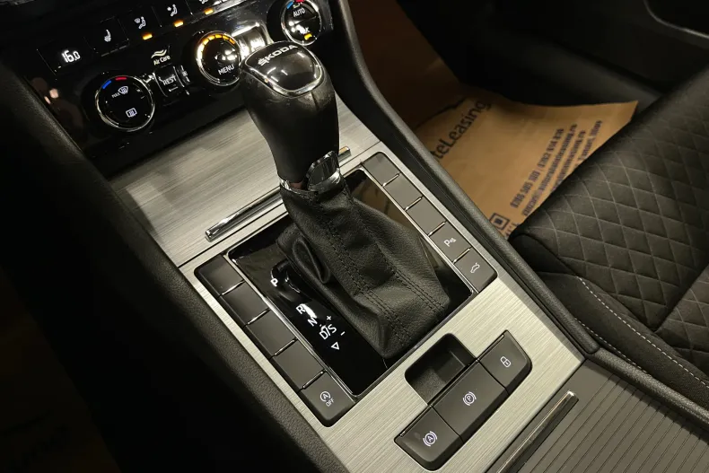 Skoda Superb din 2022 cu 117.102 km - oferta SKO264485 - foto 24