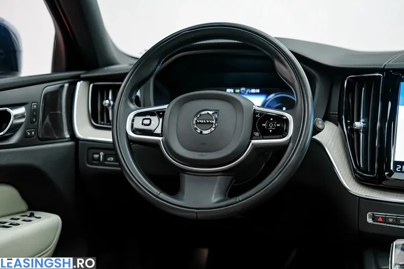 Volvo XC60 din 2021 cu 151.000 km - oferta VOL264533 - foto 36