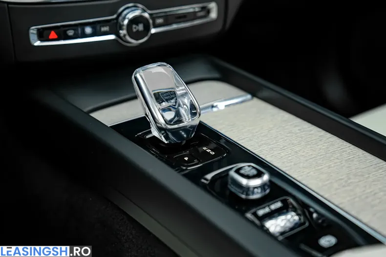 Volvo XC60 din 2021 cu 151.000 km - oferta VOL264533 - foto 38