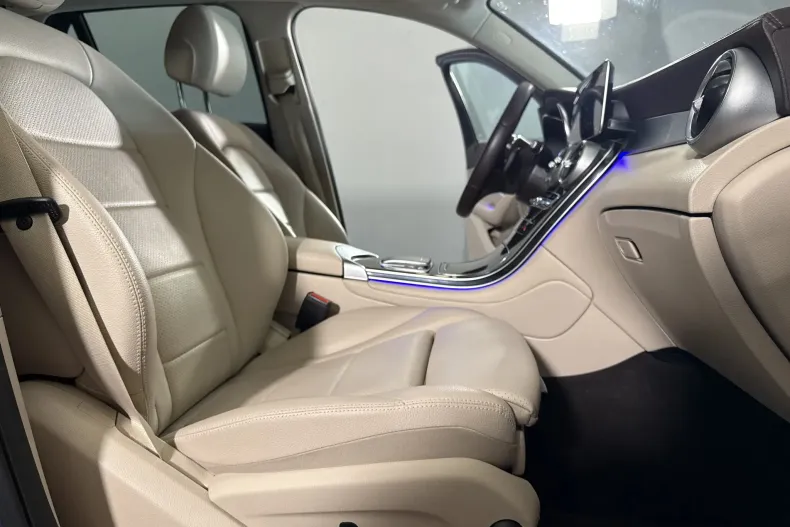 Mercedes-Benz GLC 300 (Clasa GLC) din 2021 cu 105.878 km - oferta MER264578 - foto 11