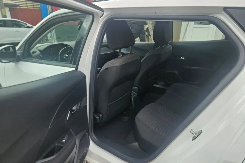 Peugeot 2008 din 2021 cu 53.000 km - oferta PEU264591 - foto 13