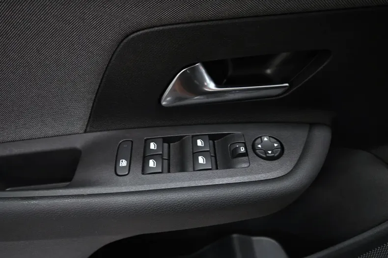 Opel Mokka din 2023 cu 22.840 km - oferta OPE264789 - foto 23
