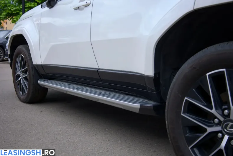 Lexus GX din 2024 cu 1.542 km - oferta LEX264844 - foto 6