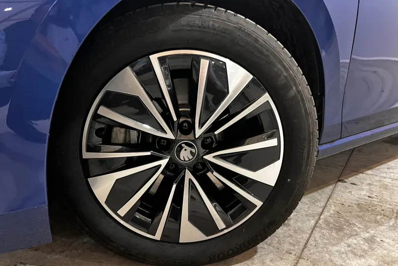 Skoda Superb din 2025 cu 4.691 km - oferta SKO264911 - foto 5