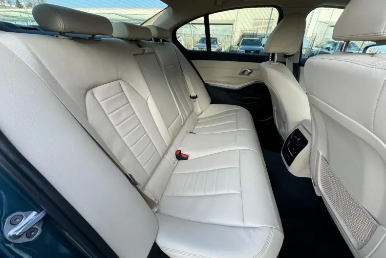 BMW 330 (Seria 3) din 2020 cu 72.158 km - oferta BMW264986 - foto 19