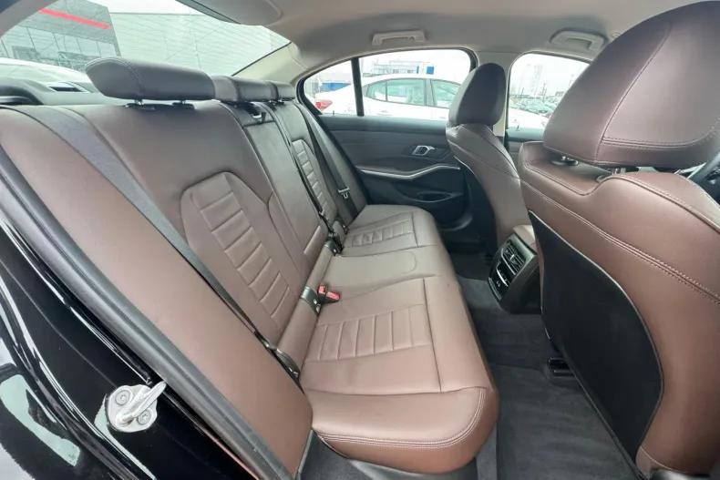 BMW 330 (Seria 3) din 2023 cu 13.941 km - oferta BMW264987 - foto 14