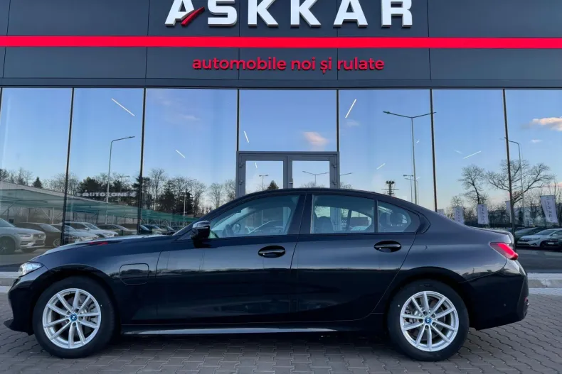 BMW 330 (Seria 3) din 2023 cu 13.941 km - oferta BMW264987 - foto 22