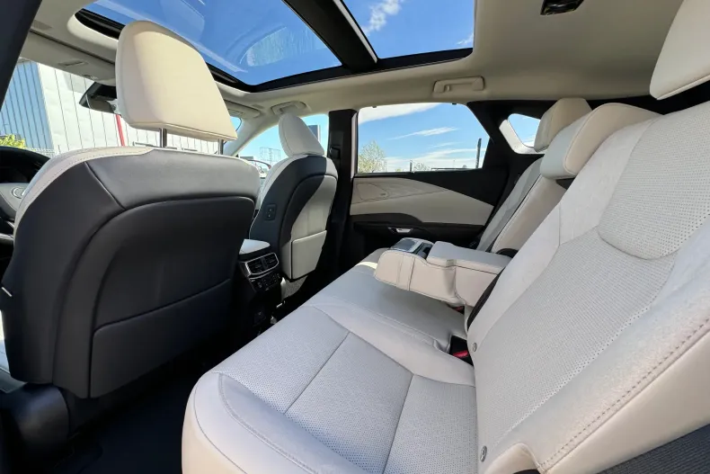 Lexus RX din 2026 cu 4.500 km - oferta LEX265127 - foto 27