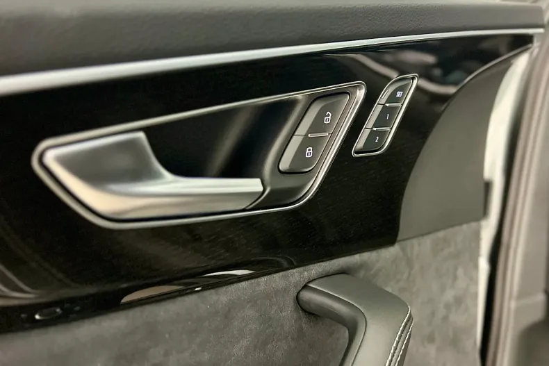 Audi Q7 din 2025 cu 4.800 km - oferta AUD265157 - foto 34