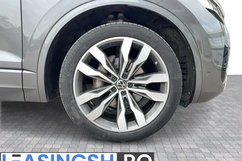 Volkswagen Touareg din 2023 cu 137.532 km - oferta VOL265159 - foto 9