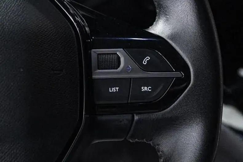 Peugeot 2008 din 2021 cu 172.700 km - oferta PEU265248 - foto 23
