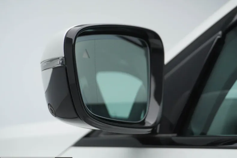 BMW 320 (Seria 3) din 2025 cu 199 km - oferta BMW265271 - foto 11
