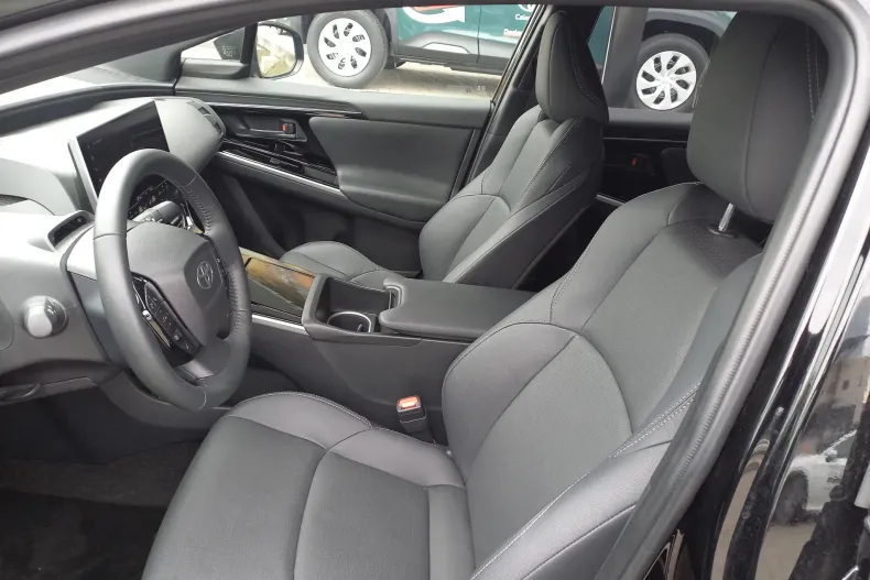Toyota bZ4X din 2024 cu 21.387 km - oferta TOY265281 - foto 13