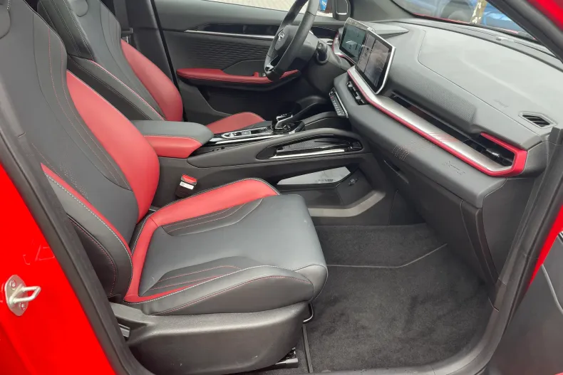 Geely Coolray din 2025 cu 5.000 km - oferta GEE265338 - foto 10