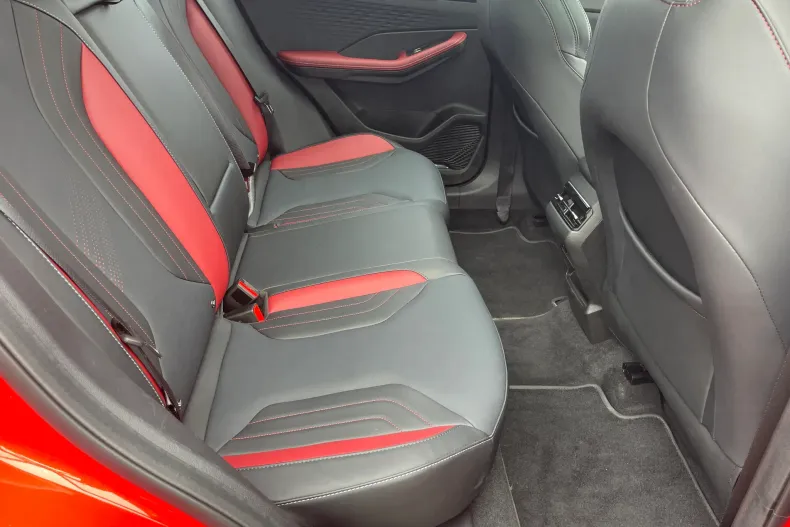 Geely Coolray din 2025 cu 5.000 km - oferta GEE265338 - foto 12