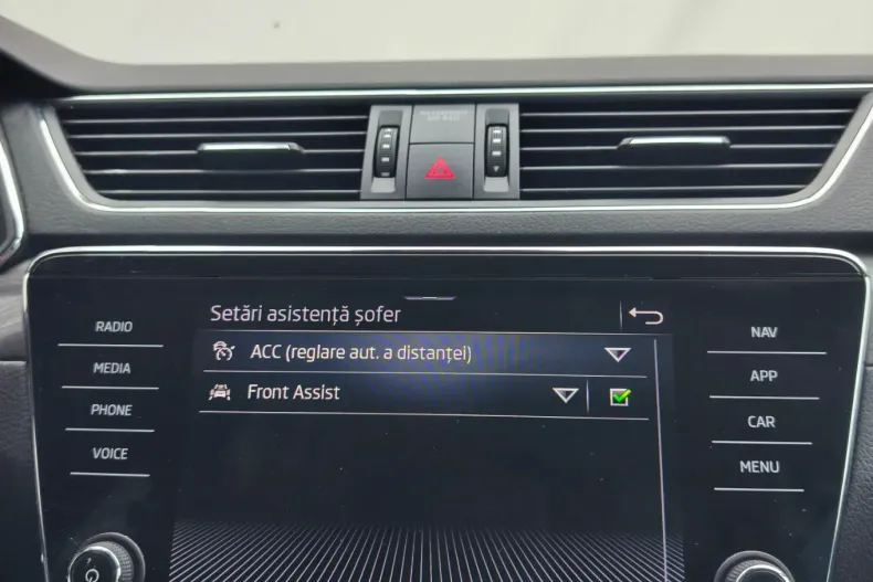 Skoda Superb din 2022 cu 130.193 km - oferta SKO265353 - foto 23