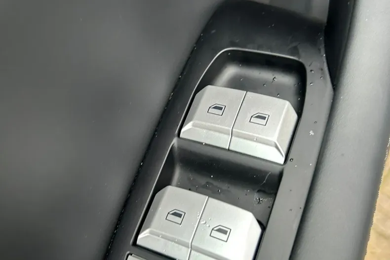 MG S5 din 2025 cu 5.000 km - oferta MG0265393 - foto 14