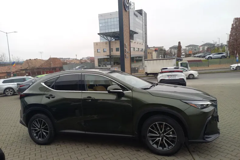 Lexus NX din 2023 cu 10.144 km - oferta LEX265399 - foto 5