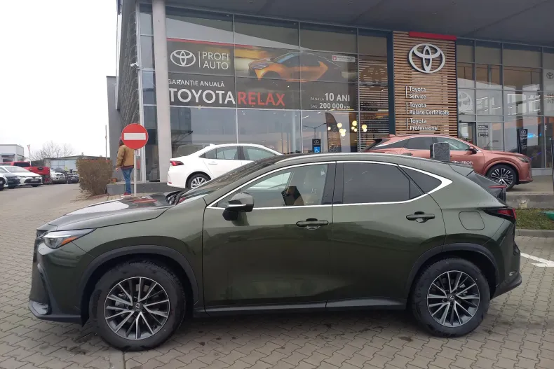 Lexus NX din 2023 cu 10.144 km - oferta LEX265399 - foto 6