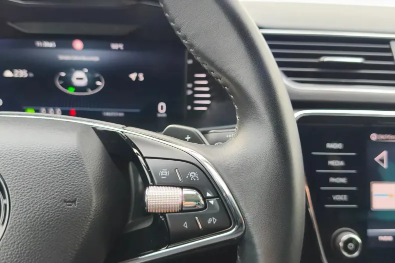 Skoda Superb din 2022 cu 146.253 km - oferta SKO265484 - foto 17