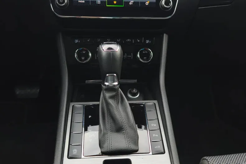 Skoda Superb din 2022 cu 146.253 km - oferta SKO265484 - foto 25