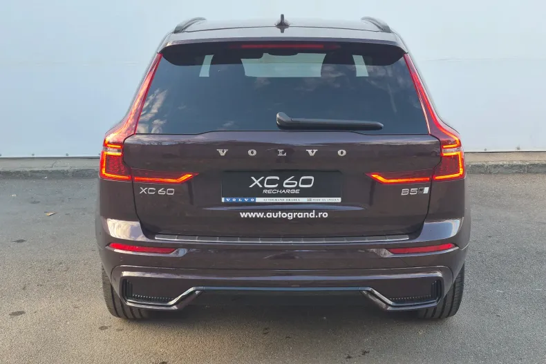 Volvo XC60 din 2025 cu 9.000 km - oferta VOL265485 - foto 7