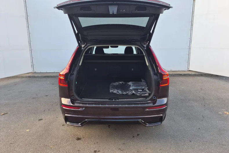 Volvo XC60 din 2025 cu 9.000 km - oferta VOL265485 - foto 12