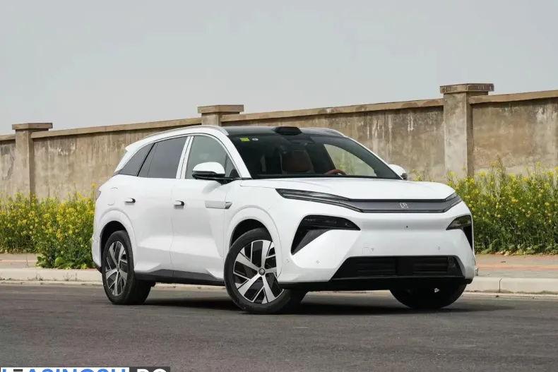 BYD Tang din 2025 cu 1 km - oferta BYD265489 - foto 1