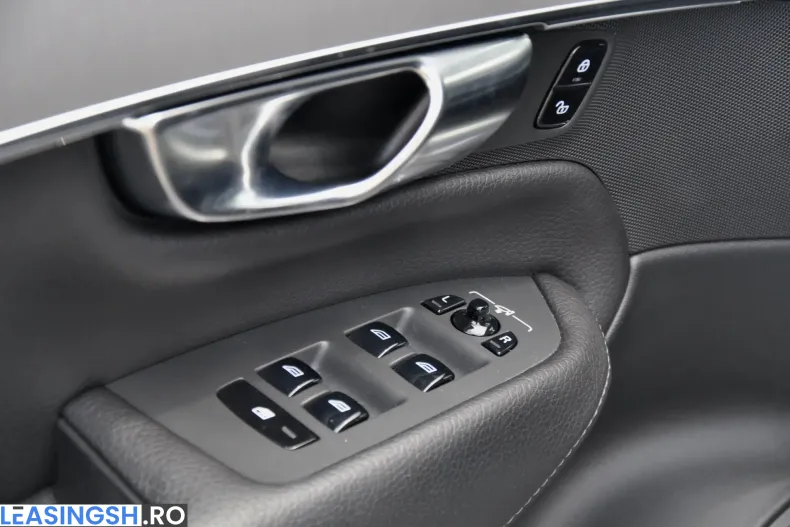 Volvo XC90 din 2021 cu 104.169 km - oferta VOL265497 - foto 27