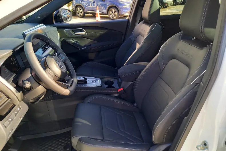 Nissan Qashqai din 2025 cu 3.740 km - oferta NIS265520 - foto 5