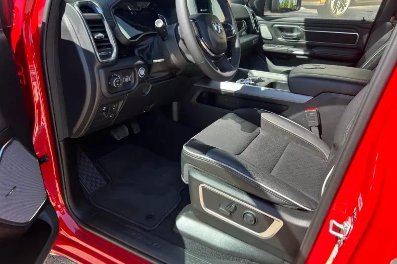 Dodge RAM din 2025 cu 5.000 km - oferta DOD265586 - foto 9