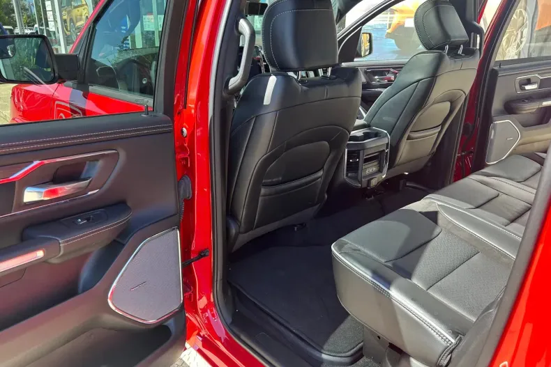 Dodge RAM din 2025 cu 5.000 km - oferta DOD265586 - foto 10