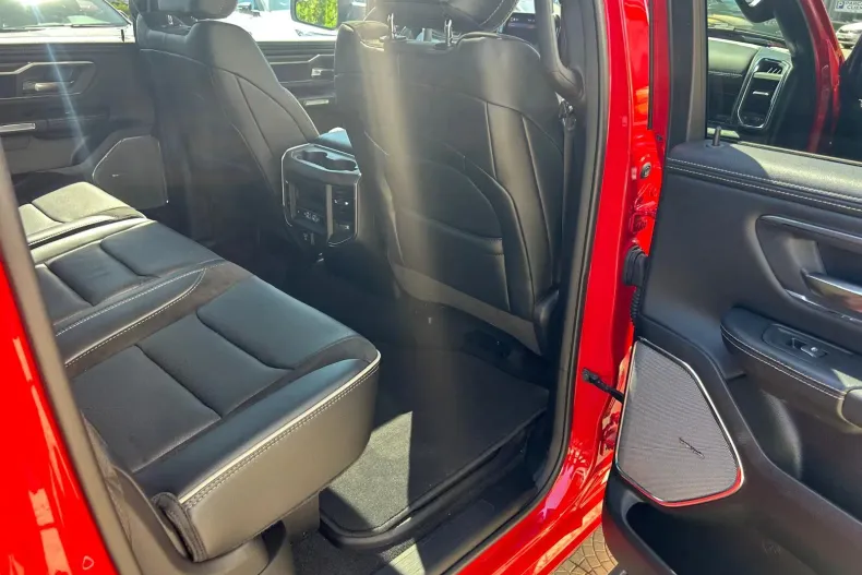 Dodge RAM din 2025 cu 5.000 km - oferta DOD265586 - foto 12