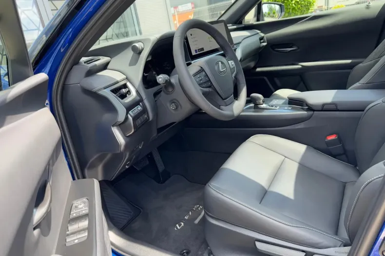 Lexus UX din 2024 cu 4.500 km - oferta LEX265638 - foto 8