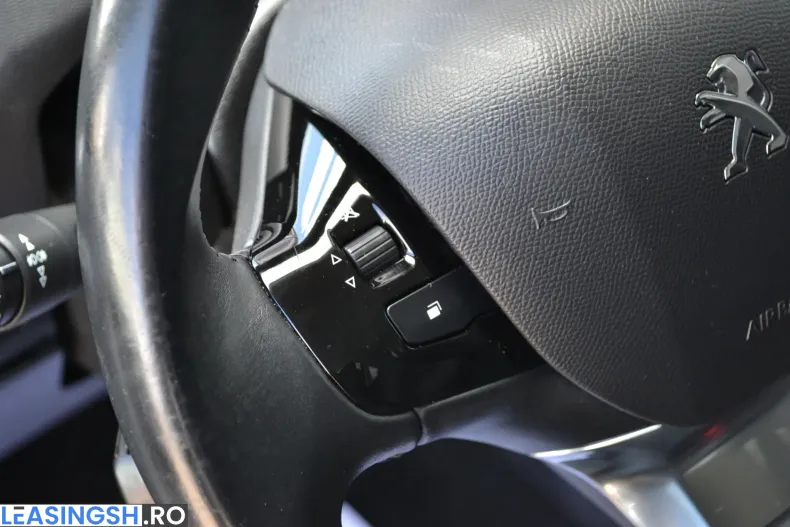 Peugeot 308 din 2021 cu 122.988 km - oferta PEU265639 - foto 11