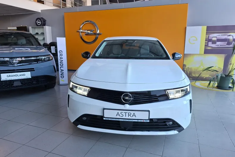 Opel Astra din 2024 cu 105 km - oferta OPE265685 - foto 2