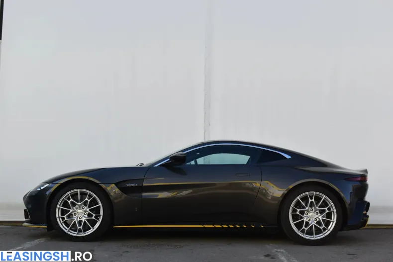 Aston Martin V8 Vantage din 2021 cu 3.100 km - oferta AST265702 - foto 3