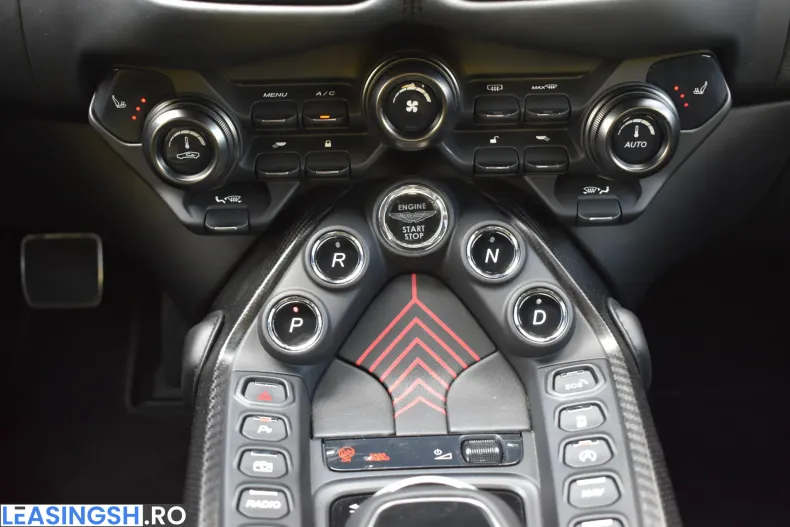 Aston Martin V8 Vantage din 2021 cu 3.100 km - oferta AST265702 - foto 12