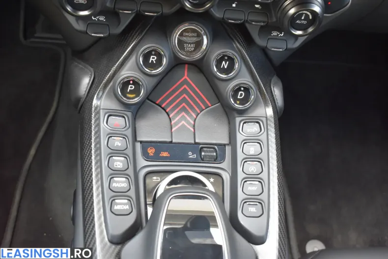 Aston Martin V8 Vantage din 2021 cu 3.100 km - oferta AST265702 - foto 13