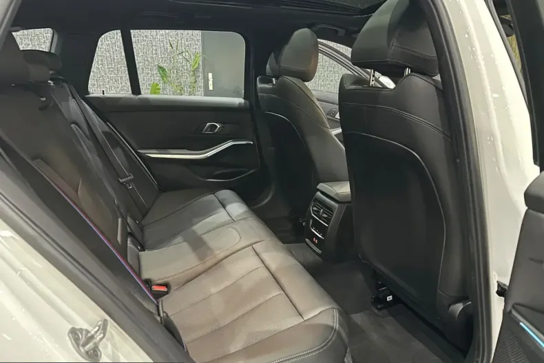 BMW 320 (Seria 3) din 2025 cu 83.000 km - oferta BMW265739 - foto 10