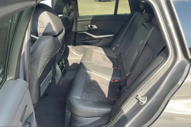 BMW 320 (Seria 3) din 2023 cu 54.600 km - oferta BMW265740 - foto 8