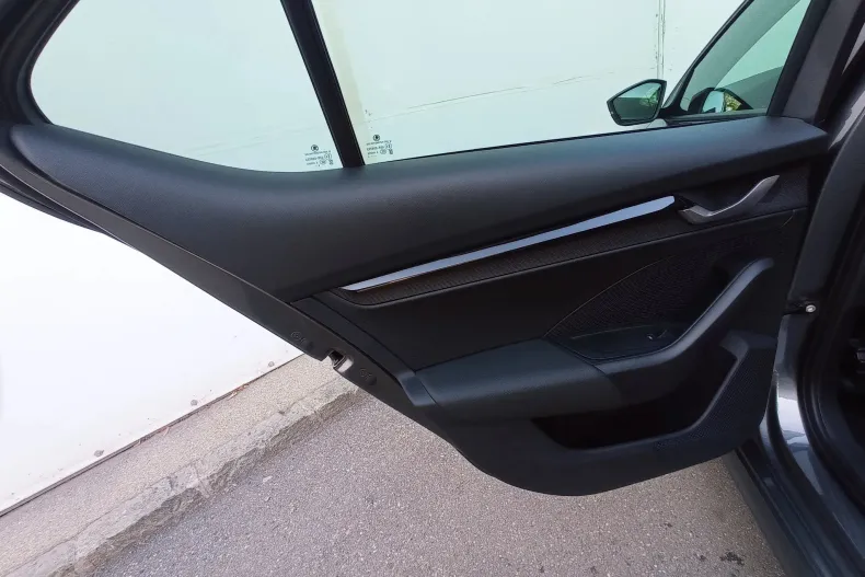 Skoda Octavia din 2026 cu 10.380 km - oferta SKO265829 - foto 16