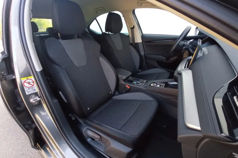Skoda Octavia din 2026 cu 10.380 km - oferta SKO265829 - foto 19