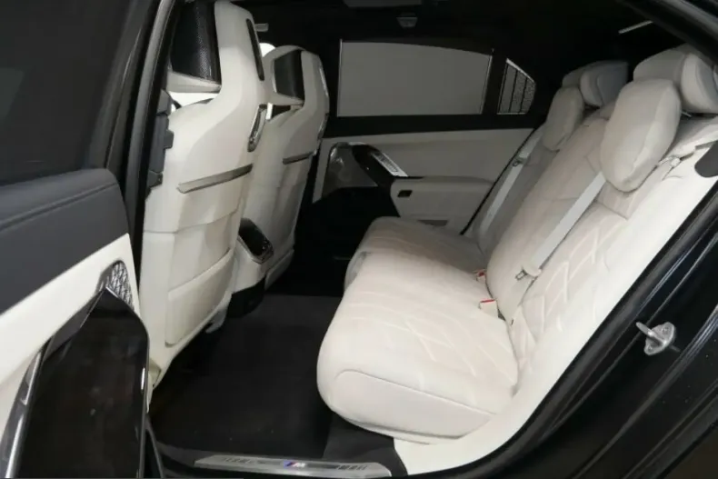 BMW 740 (Seria 7) din 2025 cu 24.600 km - oferta BMW265910 - foto 10